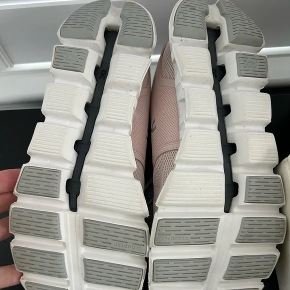 On Women's Cloud 5 Tennis Shoes, Shell/White, 9.5, Shell White🔥NO Offers🔥 - Picture 6 of 7
